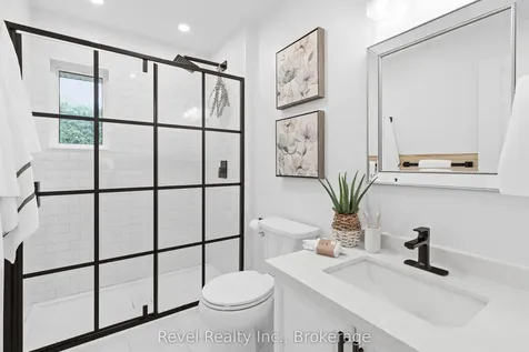 336 Meadow Street Oshawa ON L1L 1A3