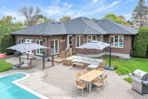 336 Meadow Street Oshawa ON L1L 1A3