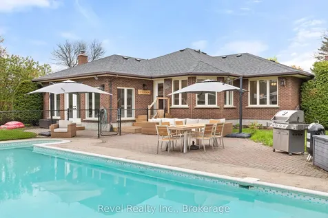 336 Meadow Street Oshawa ON L1L 1A3