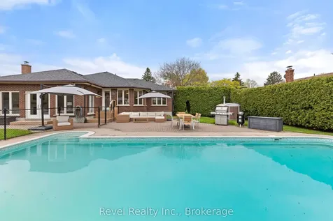 336 Meadow Street Oshawa ON L1L 1A3