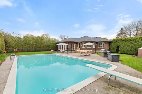 336 Meadow Street Oshawa ON L1L 1A3
