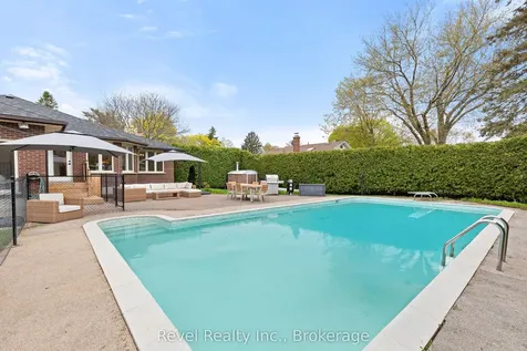 336 Meadow Street Oshawa ON L1L 1A3