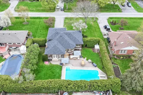 336 Meadow Street Oshawa ON L1L 1A3