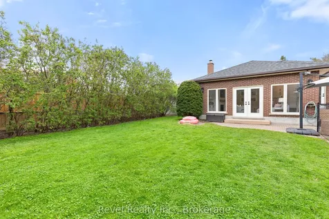 336 Meadow Street Oshawa ON L1L 1A3
