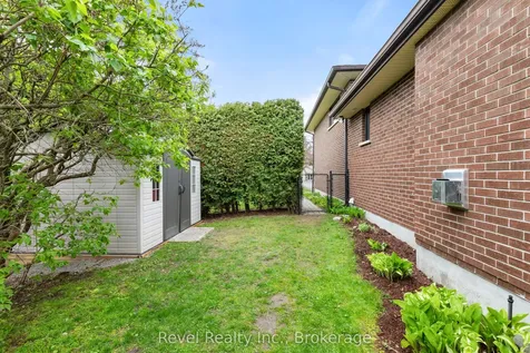 336 Meadow Street Oshawa ON L1L 1A3