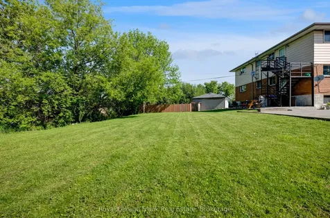 596 Talbot Court Oshawa ON L1J 2E8
