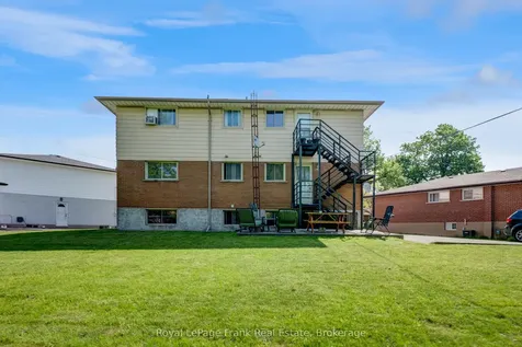 596 Talbot Court Oshawa ON L1J 2E8