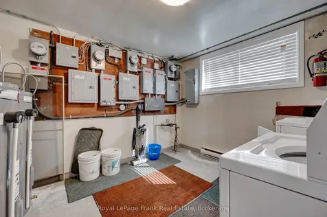 596 Talbot Court Oshawa ON L1J 2E8