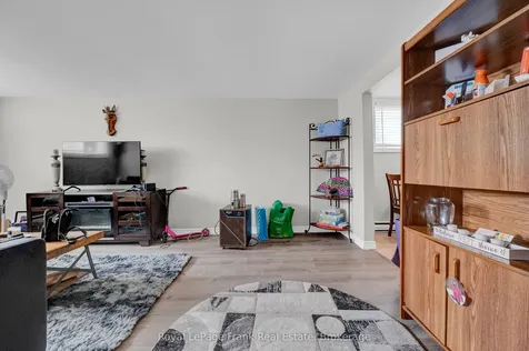 596 Talbot Court Oshawa ON L1J 2E8