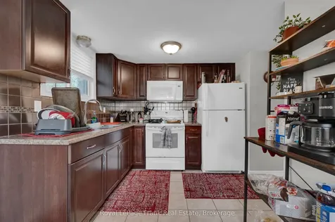596 Talbot Court Oshawa ON L1J 2E8