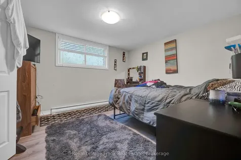 596 Talbot Court Oshawa ON L1J 2E8