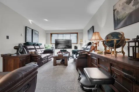 596 Talbot Court Oshawa ON L1J 2E8