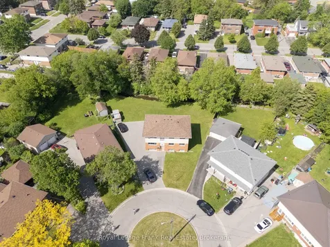 596 Talbot Court Oshawa ON L1J 2E8
