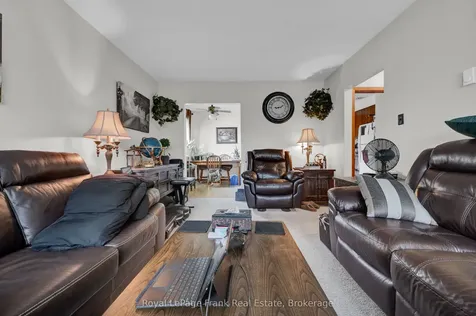 596 Talbot Court Oshawa ON L1J 2E8