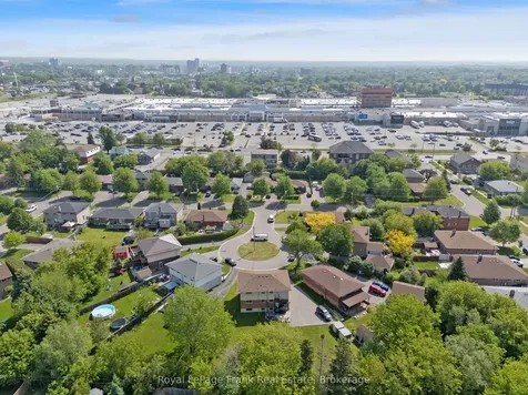 596 Talbot Court Oshawa ON L1J 2E8