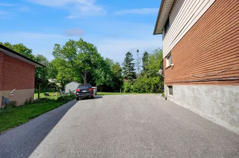 596 Talbot Court Oshawa ON L1J 2E8