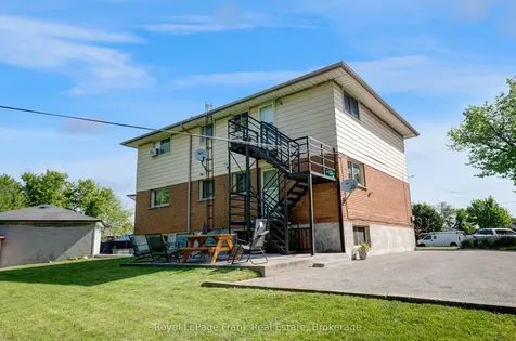 596 Talbot Court Oshawa ON L1J 2E8