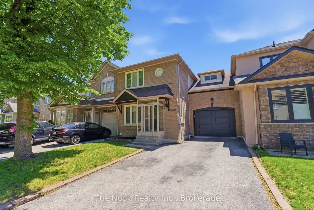 1624 Arcadia Square Pickering ON L1V 6W3
