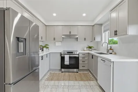 1624 Arcadia Square Pickering ON L1V 6W3