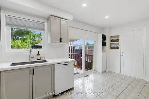 1624 Arcadia Square Pickering ON L1V 6W3