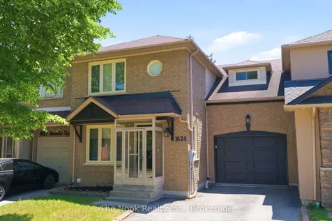1624 Arcadia Square Pickering ON L1V 6W3