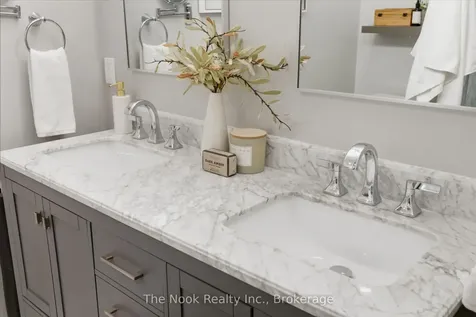1624 Arcadia Square Pickering ON L1V 6W3