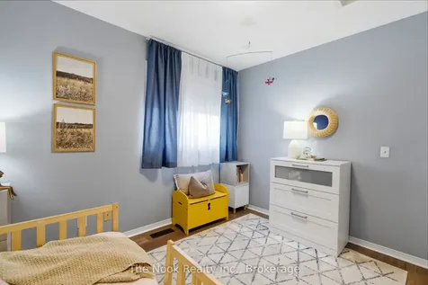 1624 Arcadia Square Pickering ON L1V 6W3