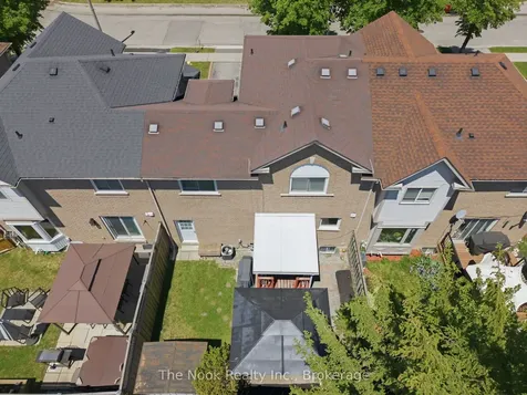 1624 Arcadia Square Pickering ON L1V 6W3