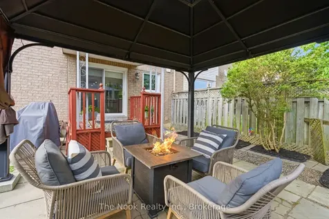 1624 Arcadia Square Pickering ON L1V 6W3