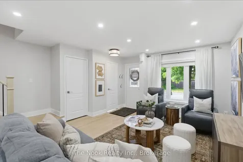 1624 Arcadia Square Pickering ON L1V 6W3