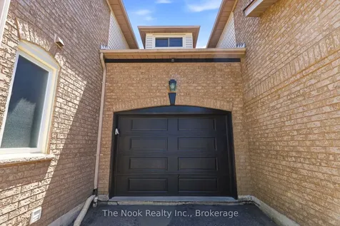 1624 Arcadia Square Pickering ON L1V 6W3