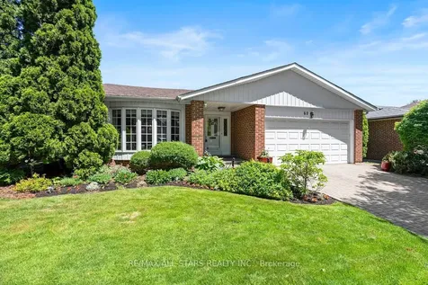 62 Deerbrook Trail Toronto ON M1W 1V4
