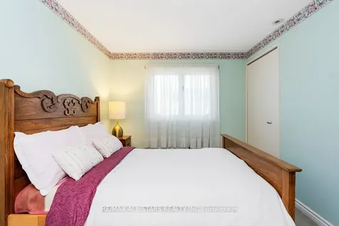 62 Deerbrook Trail Toronto ON M1W 1V4