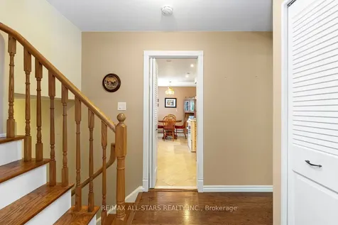 62 Deerbrook Trail Toronto ON M1W 1V4