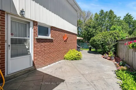 62 Deerbrook Trail Toronto ON M1W 1V4