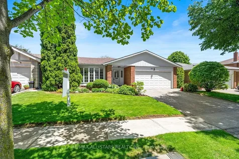 62 Deerbrook Trail Toronto ON M1W 1V4