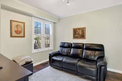 656 Hillcroft Street Oshawa ON L1G 7X6