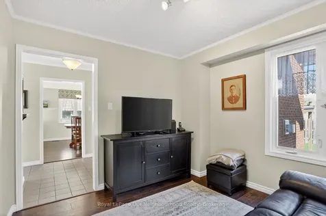 656 Hillcroft Street Oshawa ON L1G 7X6