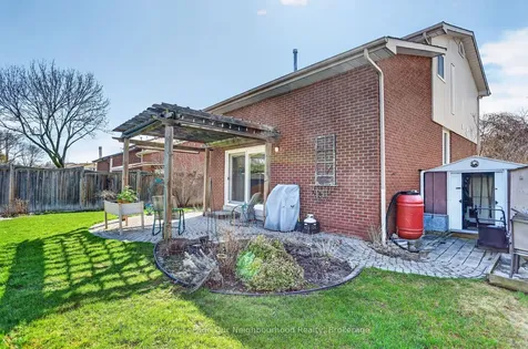 656 Hillcroft Street Oshawa ON L1G 7X6