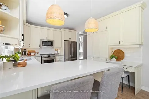 15 Jordan Court Whitby ON L1M 0A4