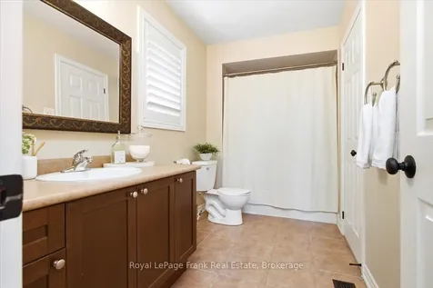15 Jordan Court Whitby ON L1M 0A4