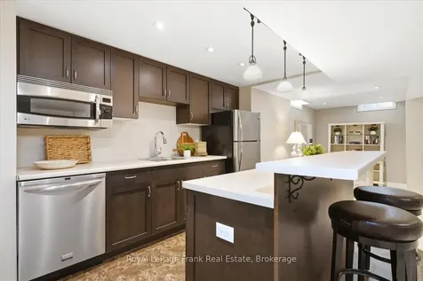 15 Jordan Court Whitby ON L1M 0A4