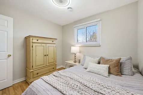 24 Summerlea Court Clarington ON L1E 1B5