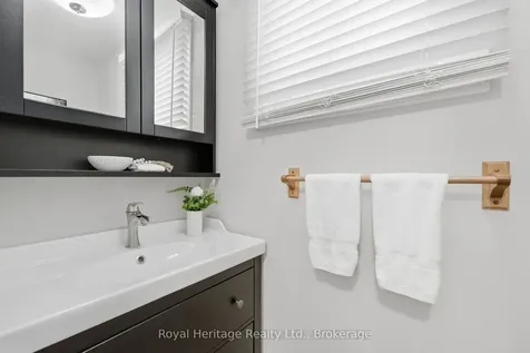 24 Summerlea Court Clarington ON L1E 1B5