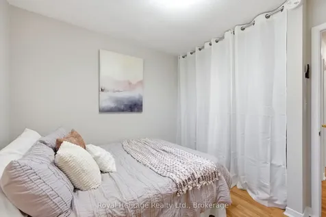 24 Summerlea Court Clarington ON L1E 1B5