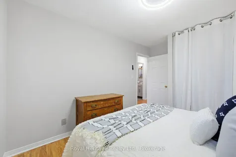 24 Summerlea Court Clarington ON L1E 1B5