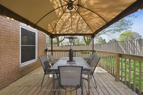 24 Summerlea Court Clarington ON L1E 1B5