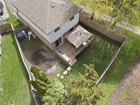 24 Summerlea Court Clarington ON L1E 1B5