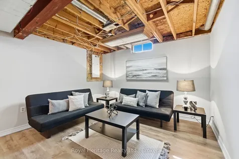 24 Summerlea Court Clarington ON L1E 1B5