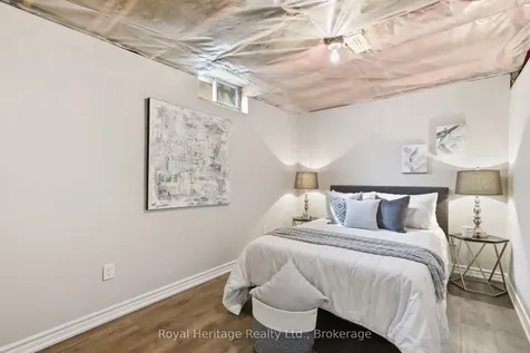 24 Summerlea Court Clarington ON L1E 1B5